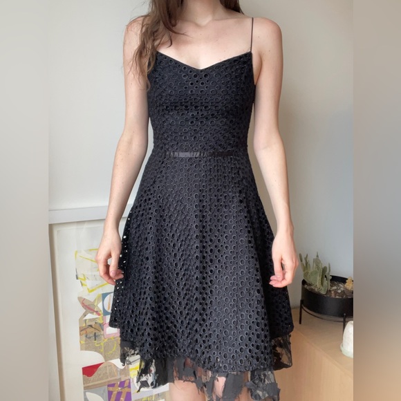 Y2k black eyelet lace dress from designer Dinh Bà / small / made in Canada - Picture 3 of 11